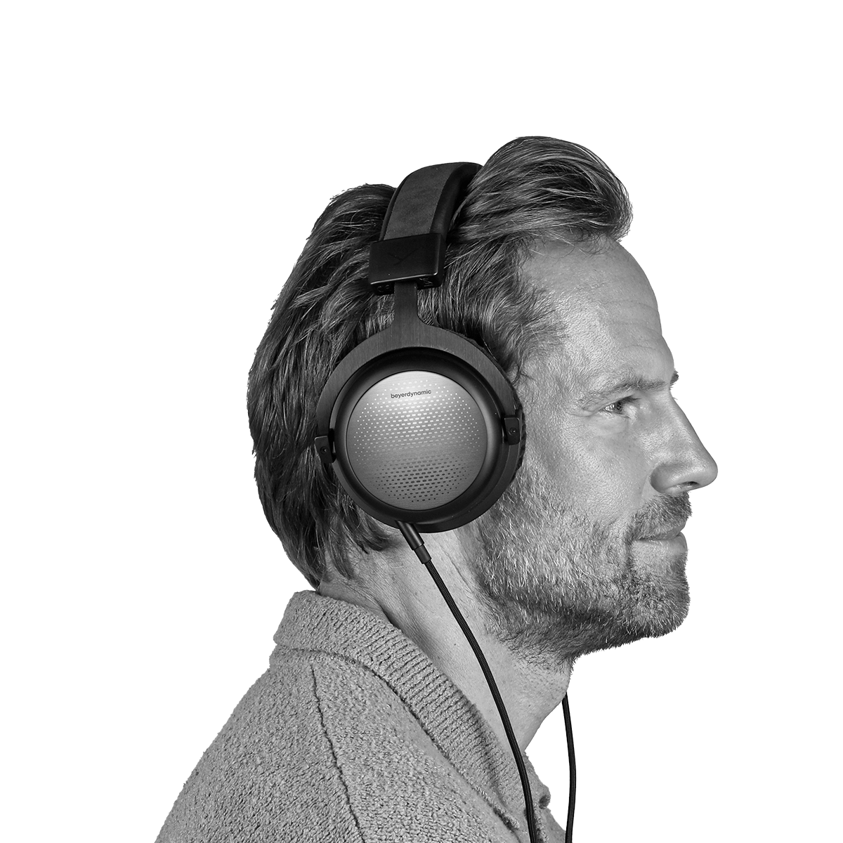 High-end Tesla Headphones (3rd Generation) closed - beyerdynamic