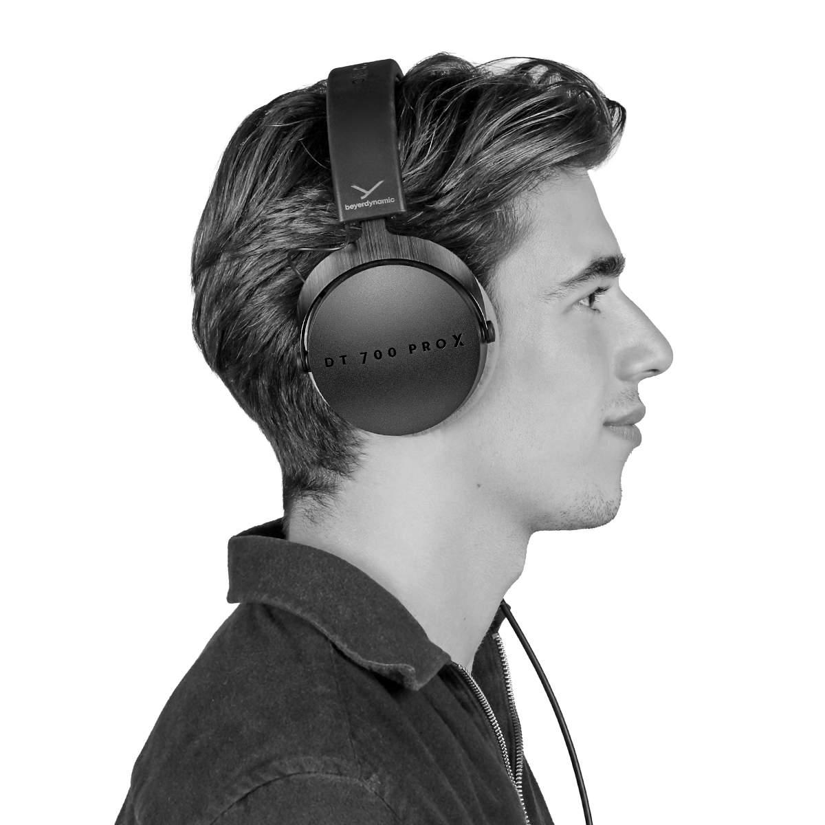 Closed studio headphones for monitoring & recording: DT 700 PRO X | beyerdynamic